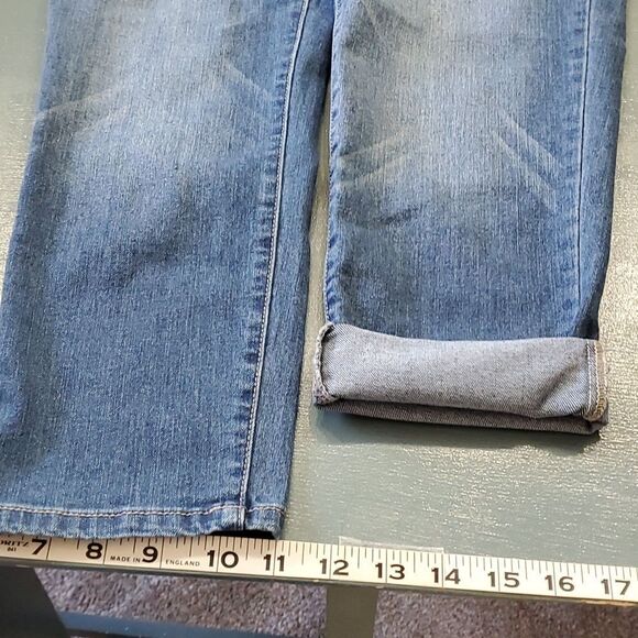 1822 denim blue jeans. Size 6. Distressed. Straight leg. Good condition. - Picture 7 of 11